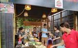 Hàng nghìn người thưởng thức ẩm thực 3 miền ở Hà Nội